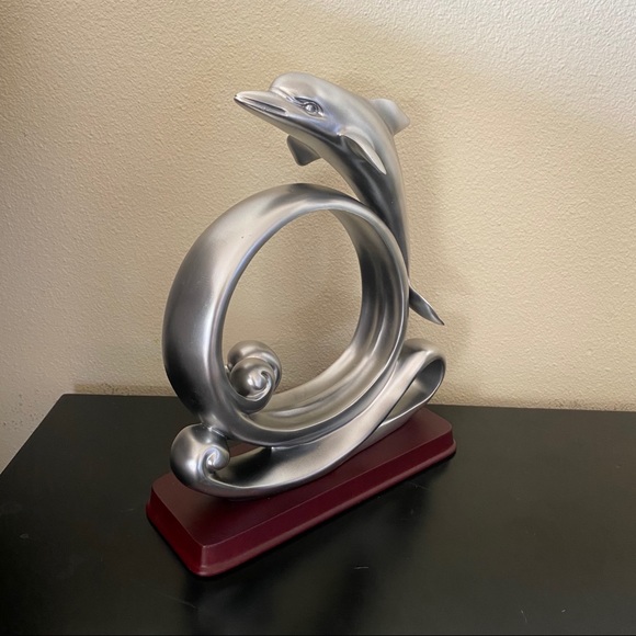 NWT HALLMARK DOLPHIN CIRCLE STATUE - Picture 3 of 7